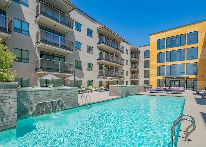 Unique 1bd - Dt Phx - Parking, Gym, Pool - Sleeps 6 * Phoenix